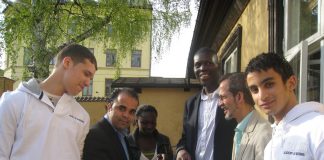 Fredsballen sparkes videre