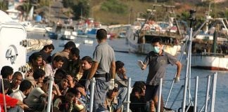 Mer enn 10.000 migranter har krysset Den engelske kanal i år