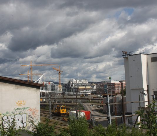 Leier dyrt og bor trangt
