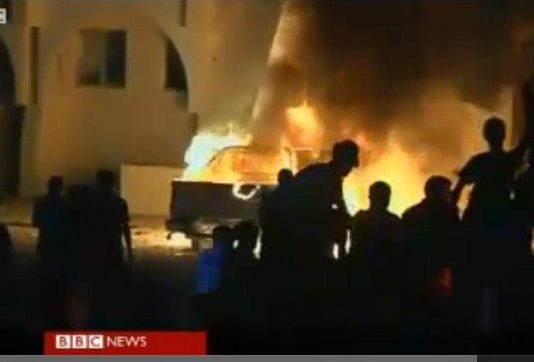 Rasende libyere angrep milits