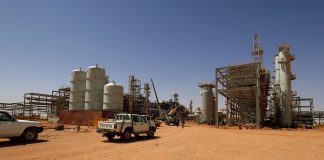 Nesten 50 kropper funnet i massegraver i Libya