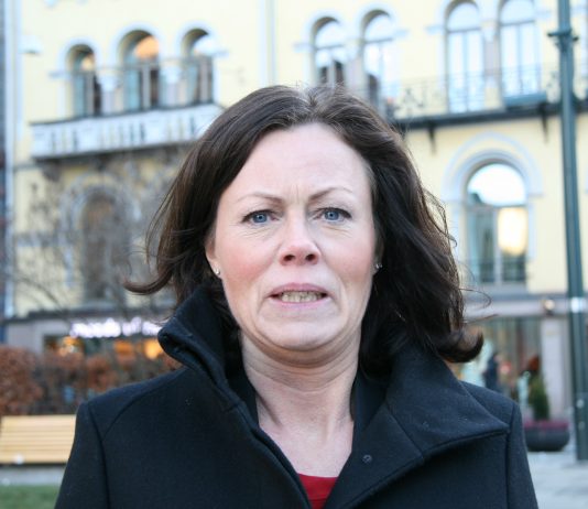 Utfordret BLD-ministeren