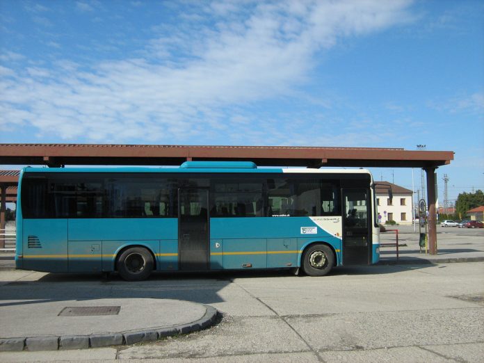 24983