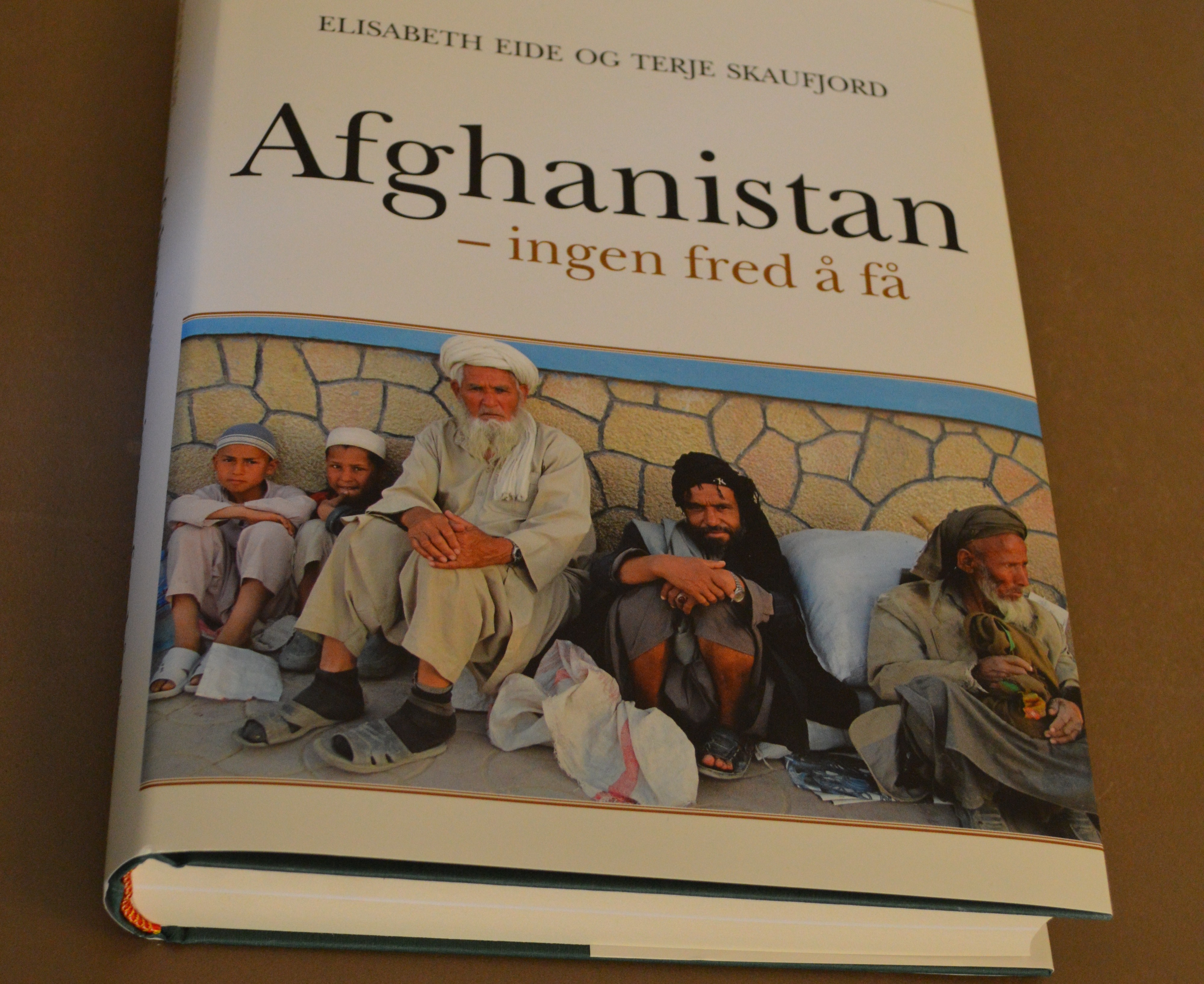 Gir ut nyskapende Afghanistan-bok