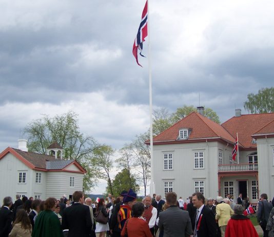 Vil markere grunnlovsjubileet med broderkjeder