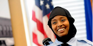Fullførte politiakademi med hijab