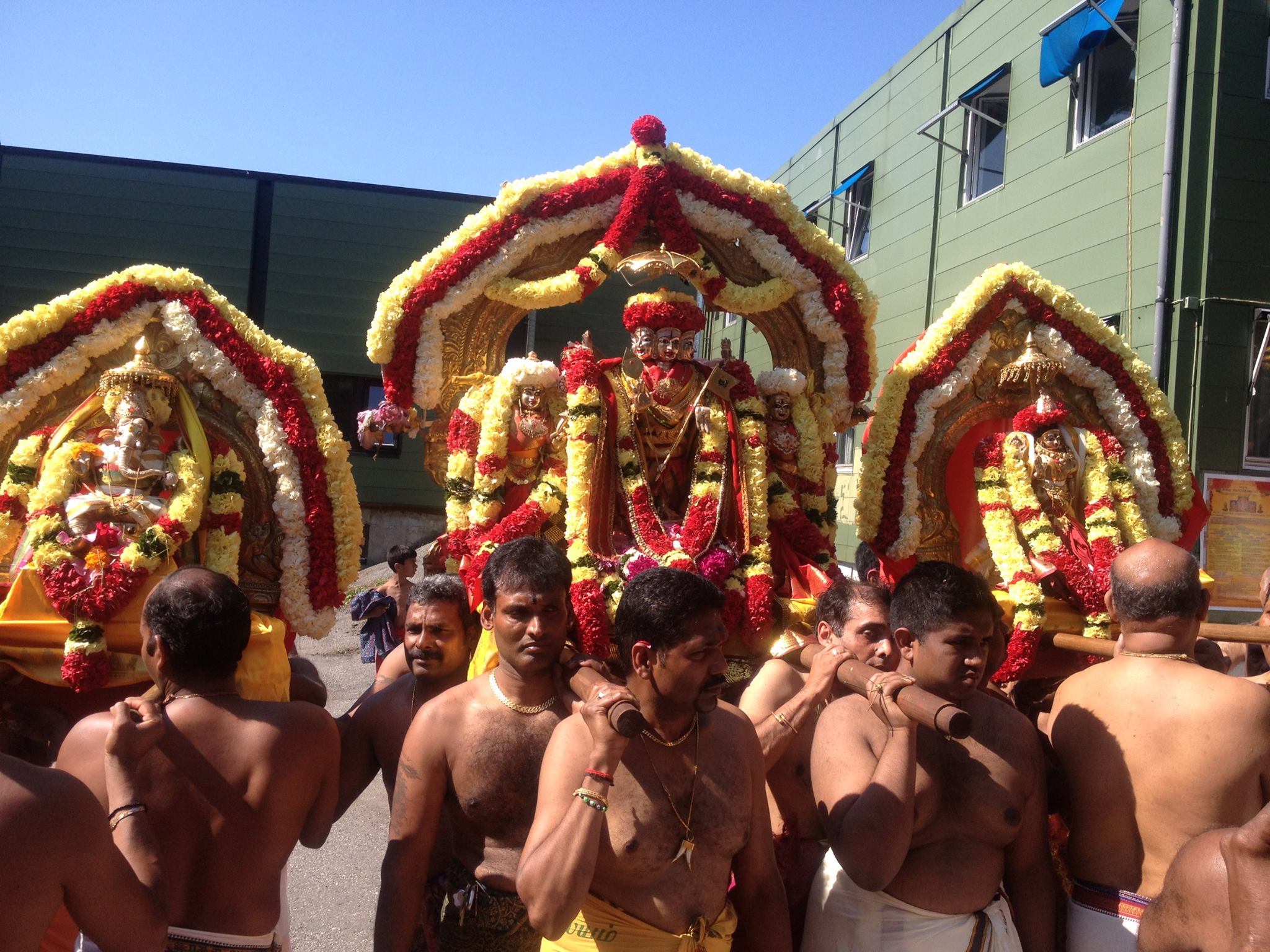 Holdt hindufestival i sommerheten