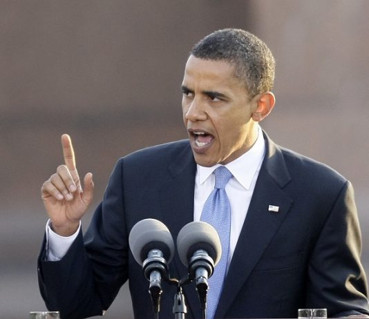 Obama: – Politifolk kneler på nakkene til svarte amerikanere