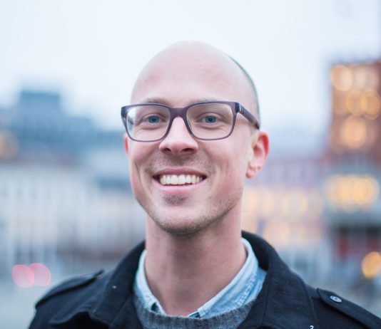 Kårer årets verste og beste bistandsvideo