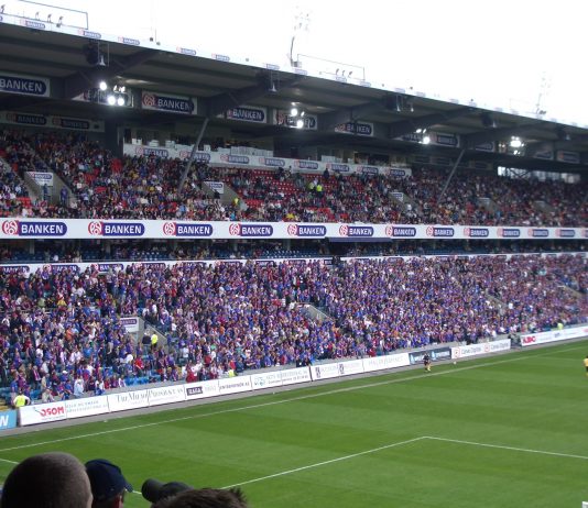 Vålerenga og Clear Channel gir rasisme rødt kort i ny holdningskampanje