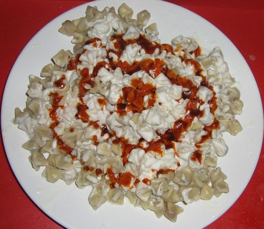 Lag pirinçli mantı