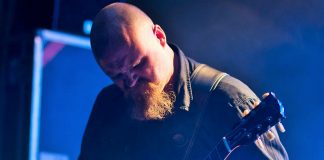Norsk metallgitarist viser solidaritet med iranske rockere
