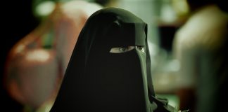 Niqab-forbud kun under undervisning
