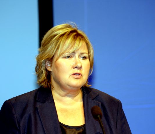 Solberg vil ta sosialhjelp fra innvandrere som ikke lærer seg norsk