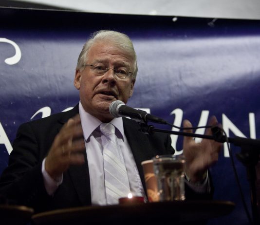 Carl I. Hagen tapte kampvotering i Oslo Frp