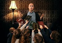 Gir IS et humoristisk spark i leggen