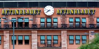 Går av etter overgrepsanklager