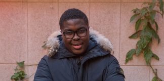 Hkeem mimrer om barndommen