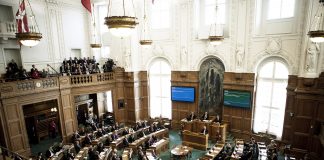 Danmark forbyr flagging med de fleste utenlandske flagg