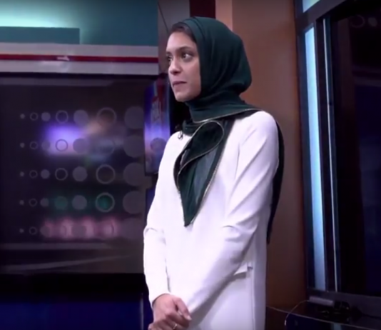 Hijabkledd tv-reporter i USA