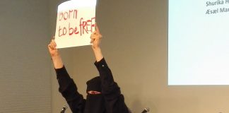Holdt niqab-brenning utenfor Litteraturhuset