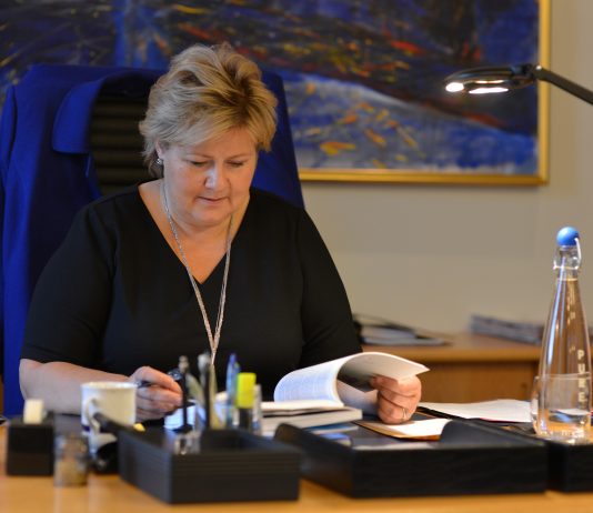 Solberg slettet Facebook-kondolanse etter muslimhets