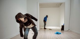 Habib og Hindi lager teater av nordnorsk gjestfrihet