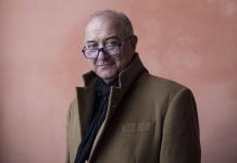 – Heis det israelske flagget i tillegg