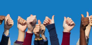 Samfunnseliten mer positive til innvandring