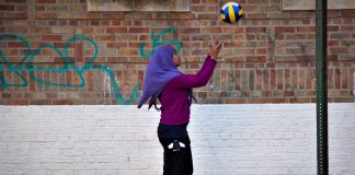 Svensk svømmeleder går etter kommentar om barnehijab