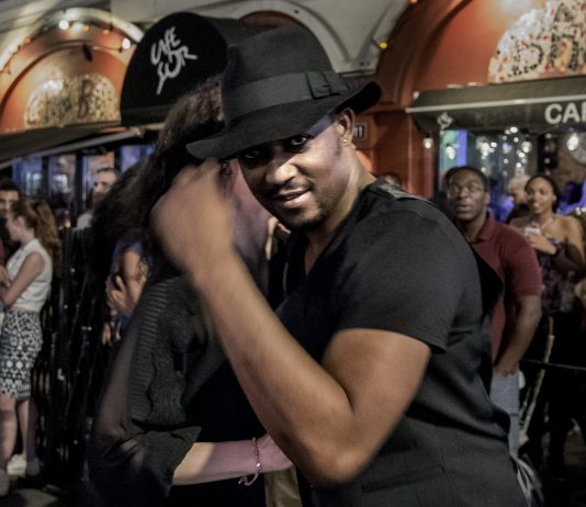 Med dansen følger kulturen på lasset