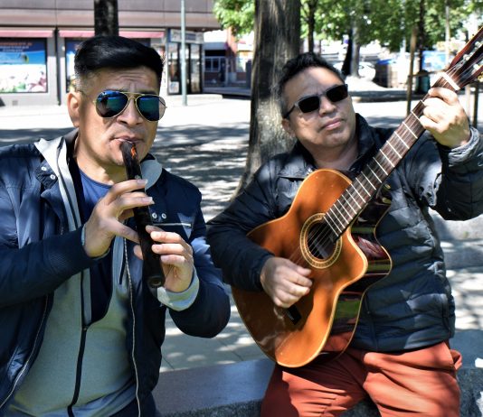 Folkemusikkfusjon til glede for store og små