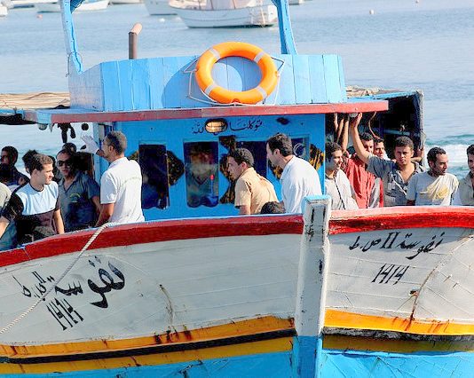 Italienske offiserer drapstiltalt etter migrantforlis