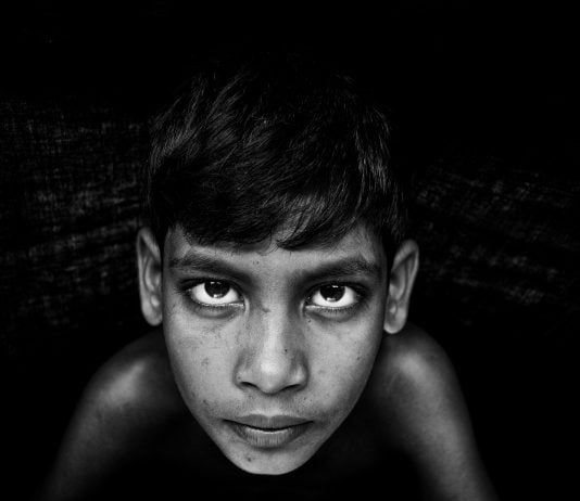 Tyskland og Luxembourg skal hente barn fra greske flyktningleirer black and white, boy, child
