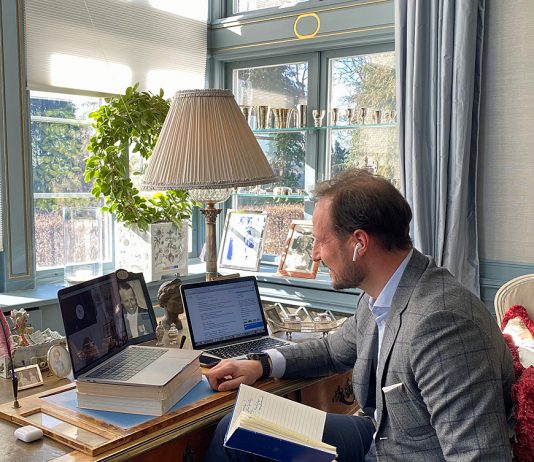 Kronprins Haakon i videomøte om korona i utviklingsland