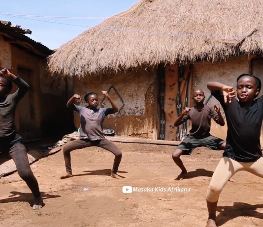 Masakabarna danser mot korona