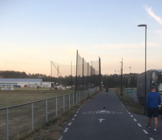 31 mennesker funnet i kjølebil på grensa mellom Tyskland og Tsjekkia