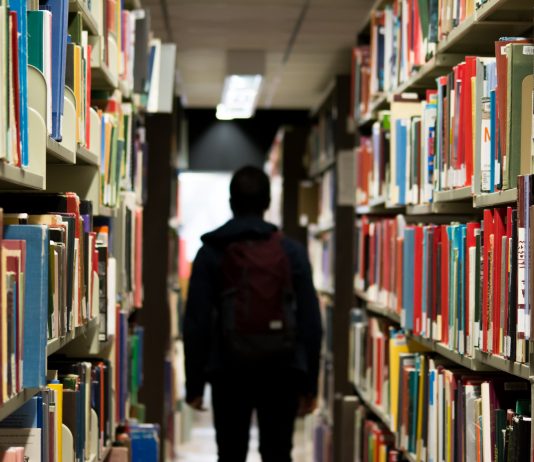 Unge og barn med innvandrerbakgrunn leser og bruker biblioteket mest