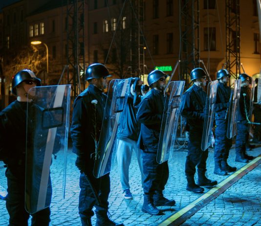 Kraftige opptøyer i Malmö etter koranbrenning