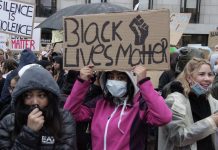 Minst to personer drept under antirasistiske protester i amerikansk by