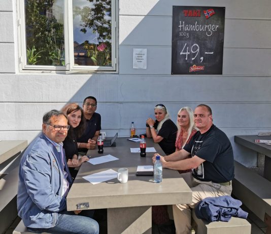 Islam-motstandere og muslimer møtes til dialog