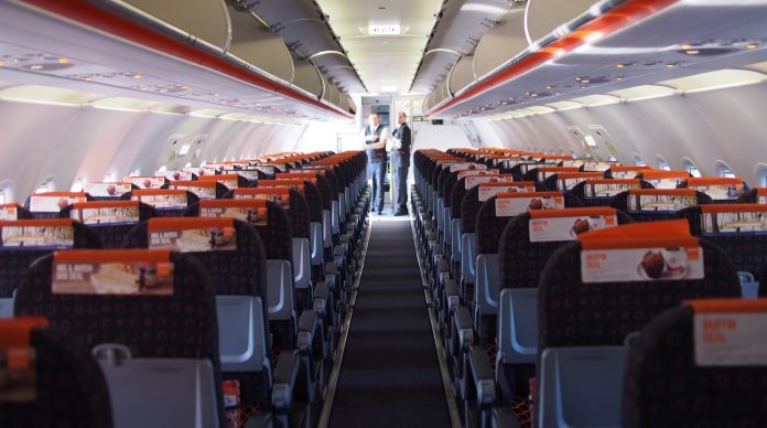 easyjet-kabin.jpg