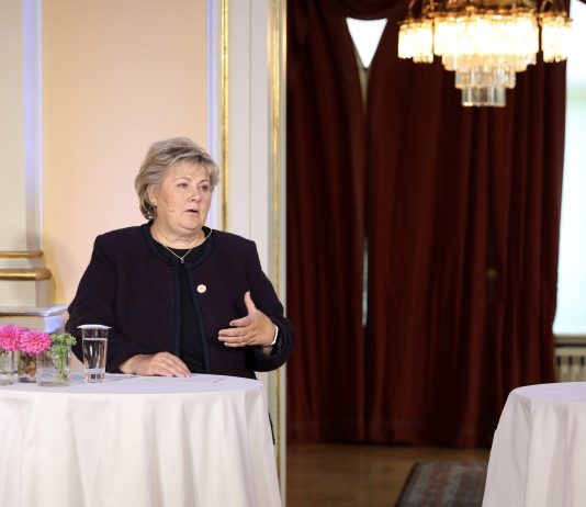 Solberg vil ha slutt på smittehets mot innvandrere