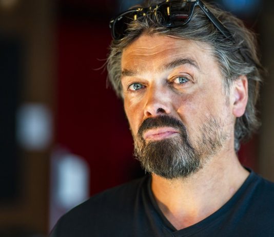Vil du skrive teater?