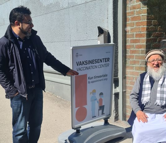 Kjendisimam fikk koronavaksine – oppfordrer muslimer til å vaksinere seg