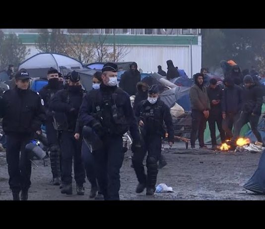 Frankrike rydder migrantleir ved Den engelske kanal