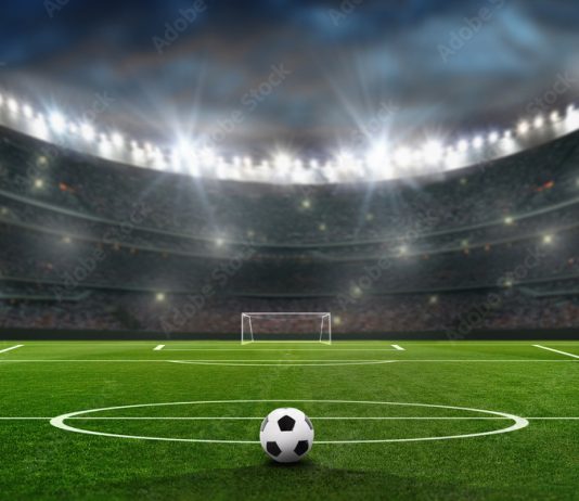 Brann-tilhenger bortvist etter rasistiske tilrop fußballfeld mit fussballtor