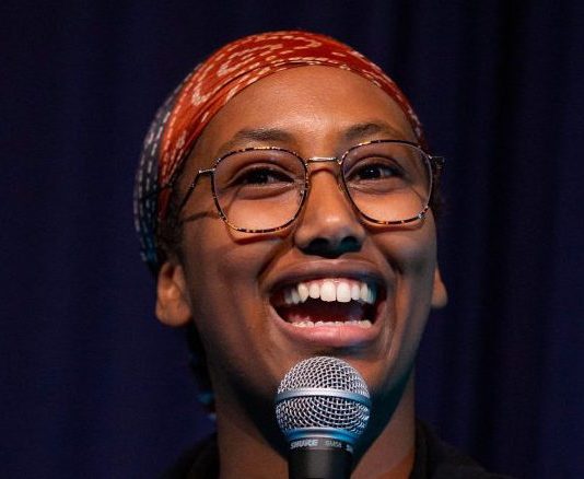 Hani Hussein – fra FN til Latter Live
