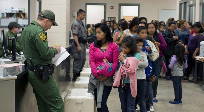 usa-border-migrant.1557017182