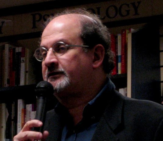 Rushdie avlyste tale i California etter protester fra muslimske studenter